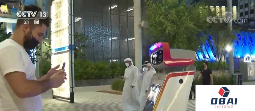 中国制造智能机器人亮相世博会 向全世界展现中国人工智能领域成果 中国制造智能机器人亮相世博会 向全世界展现中国人工智能领域成果