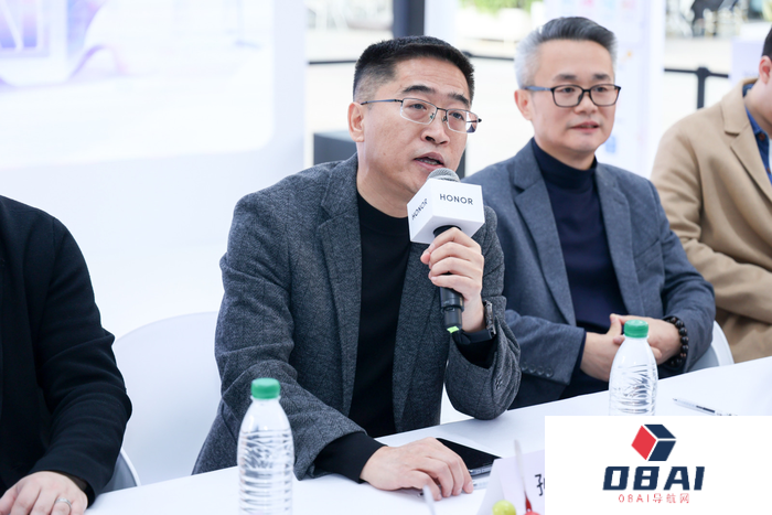 AI加持的荣耀互联网服务 究竟能带来哪些可能？