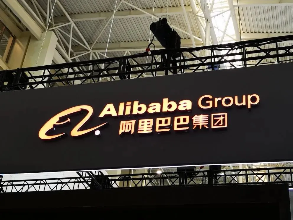 阿里发布辅助电商出图的AI设计生态工具（鹿班AI、堆友、Pic Copilot），用AI设计服务全球大小商家