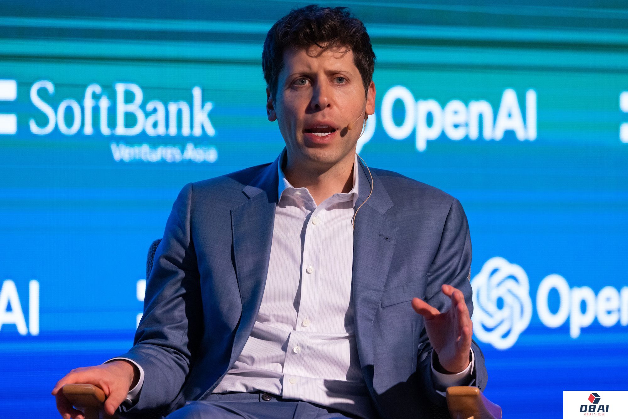 中国知网发布基于大模型的AI智能写作平台丨好未来数学大模型MathGPT开放公测丨三星9月推出自研AIGC生产力工具