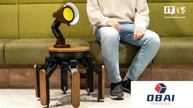 六脚 AI 机器人 Mi-Mo 亮相 CES 2025，头部是个台灯