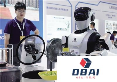 大模型“点睛” 人形机器人加速“进化”