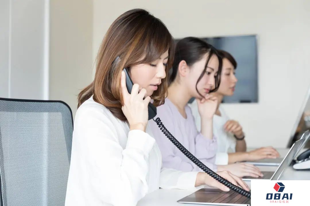 为避免员工「Manner化」，好些大公司都在尝试用 AI 来「缓冲」工作所带来的情绪冲击
