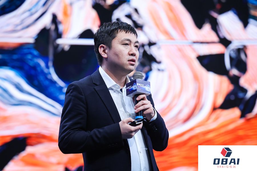 怎样让机器具有价值观和常识，是数字大模型最有趣的方向