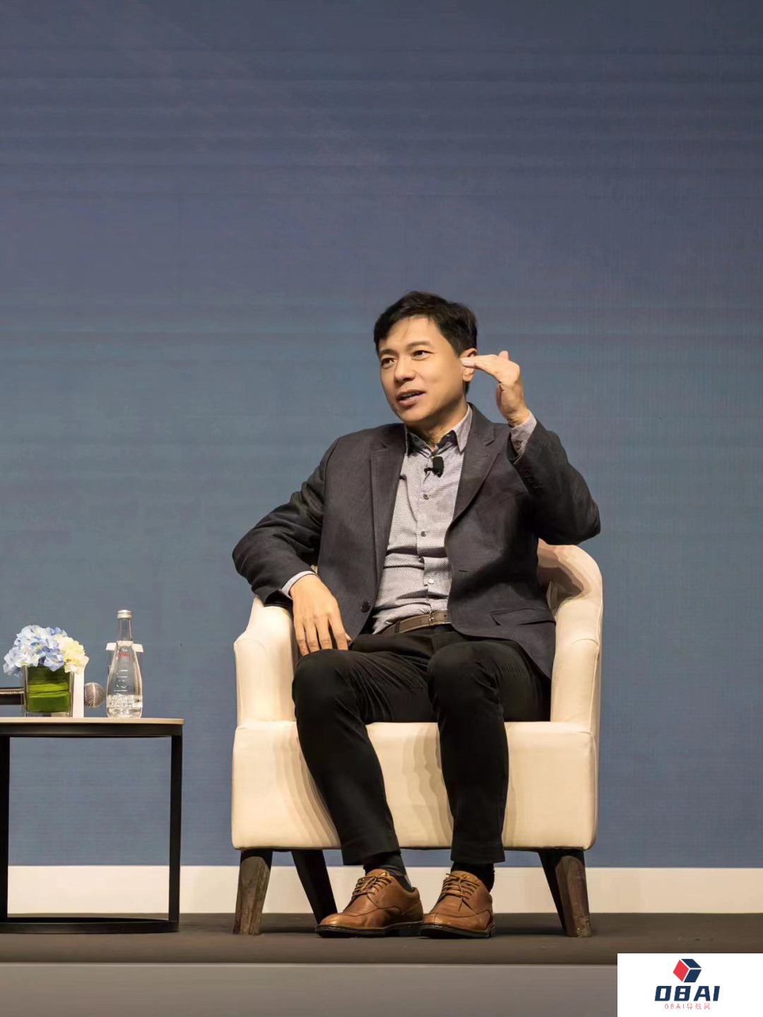 英伟达黄仁勋说“我们正处于AI的iPhone时刻