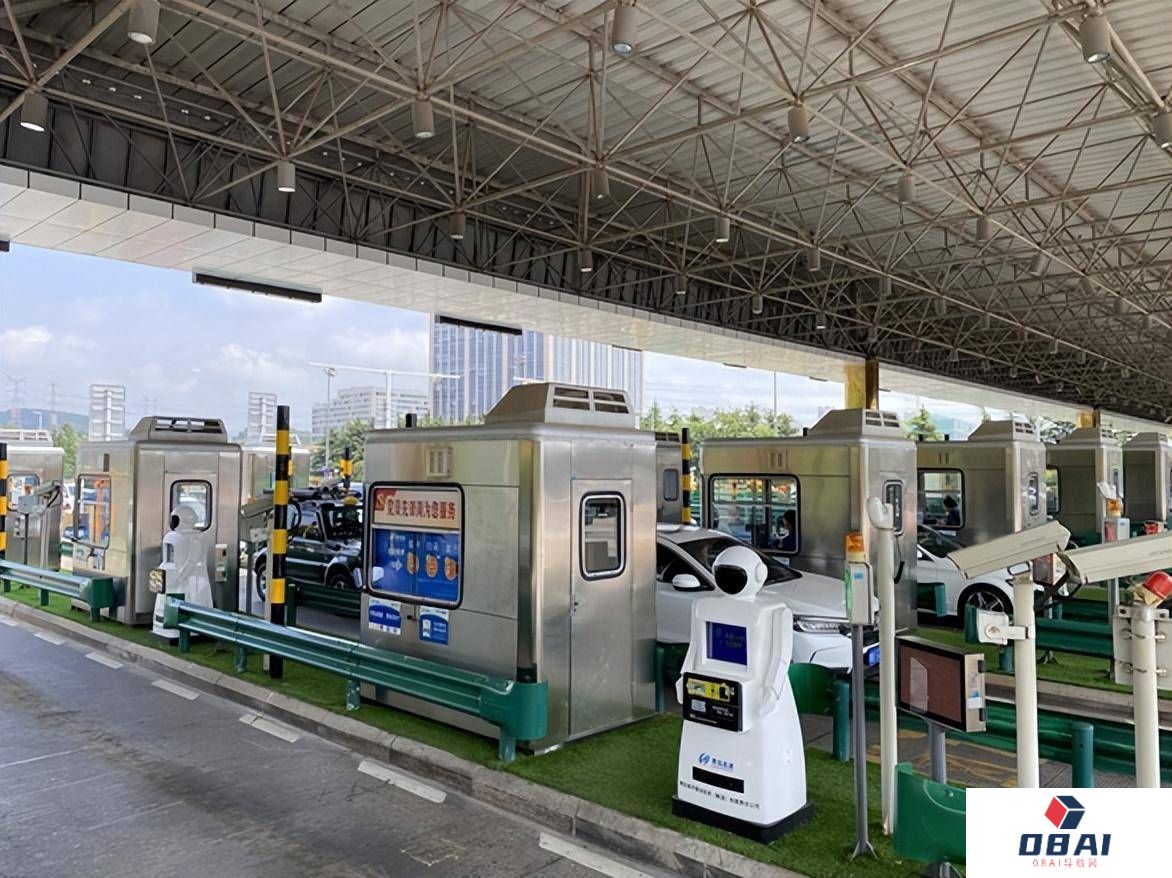 山东省首款“人形”智能车道收费机器人实现高速公路收费“降本、增效、保畅通