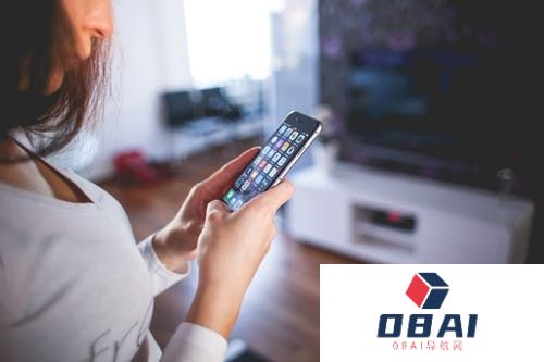 电商AI换脸“迪丽热巴 杨幂”卖货：效果以假乱真！或涉嫌侵犯肖像权