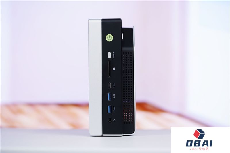 锐龙AIMax+395集显远超RTX4060Laptop！极摩客EVO-X2迷你主机评测：235B大模型轻松拿捏