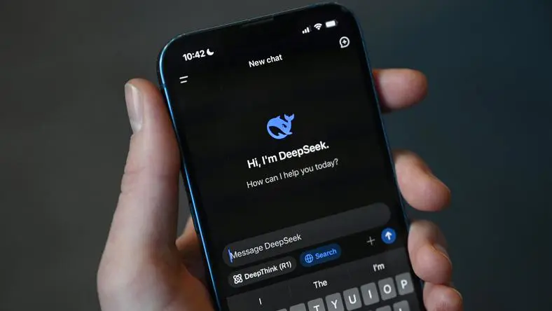DeepSeek对“王一博案”道歉？假新闻！