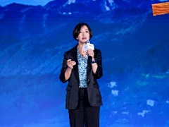 2025中国联通合作伙伴大会举行，高通侯明娟:AI正从“看得见”迈向“用得上、用得起”