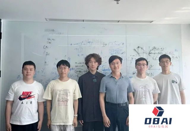 5%参数比肩DeepSeek满血R1！北大“小”模型靠分合蒸馏，打破推理成本下限