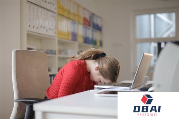 AI裁员潮真的来了！美毕业生失业率飙至8.1%这类人受冲击最大