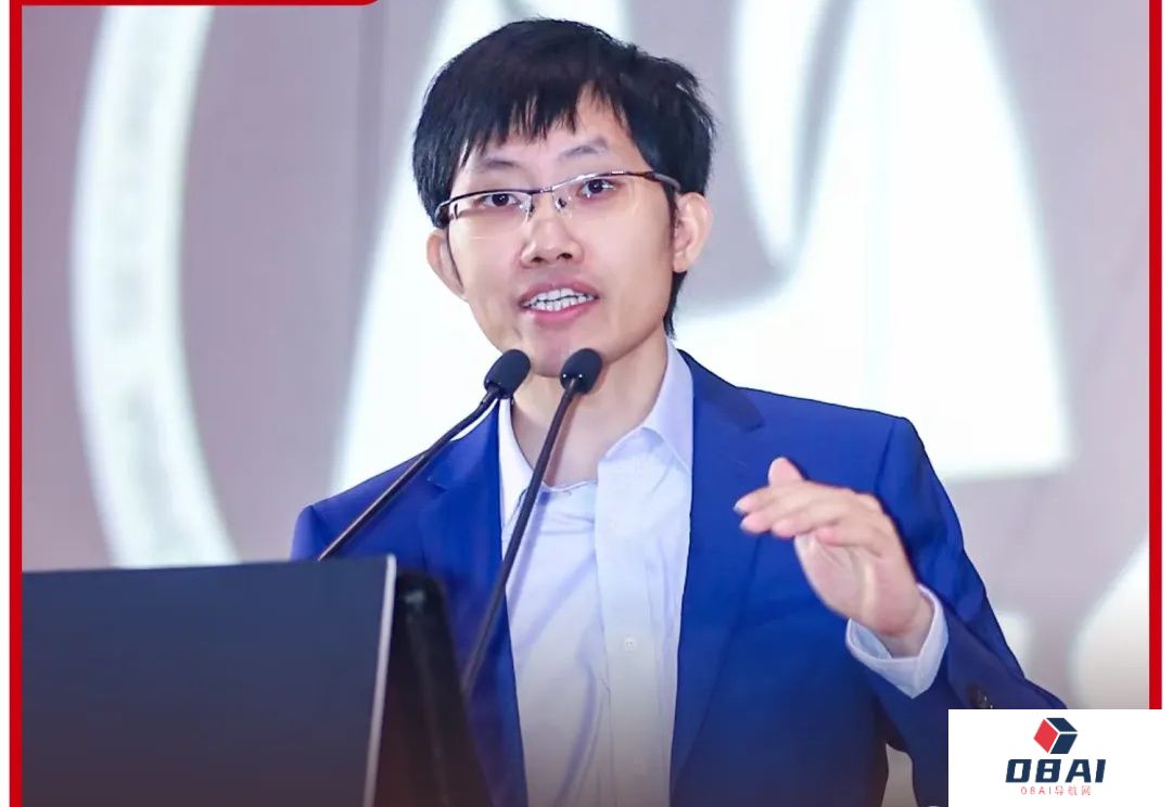 压力给到梁文锋