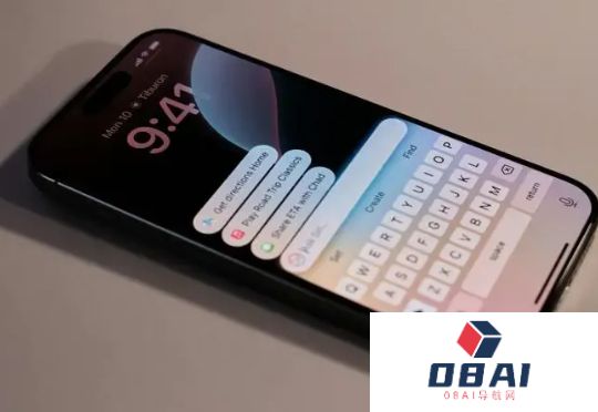 被OpenAI甩开两年，谁该为苹果的AI掉队买单？
