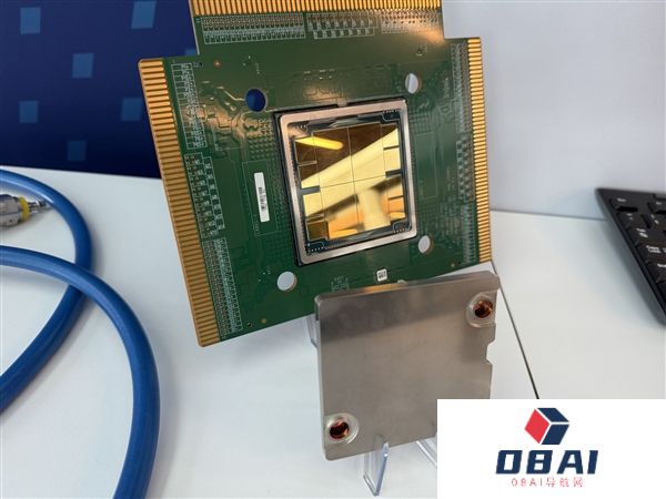 Intel首款机架级AI芯片！JaguarShores首秀曝光：用上HBM4+18A