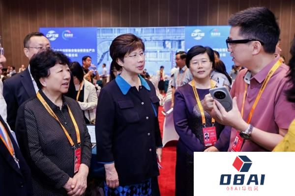 引领AI办公新变革：新一代智能硬件360AINote亮相北京服贸会